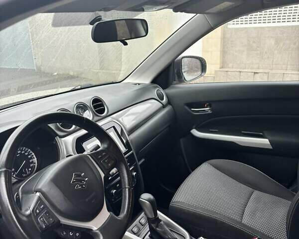 Білий Сузукі Вітара, об'ємом двигуна 1.59 л та пробігом 150 тис. км за 13800 $, фото 2 на Automoto.ua