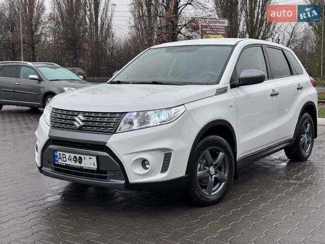 Білий Сузукі Вітара, об'ємом двигуна 1.59 л та пробігом 176 тис. км за 10800 $, фото 1 на Automoto.ua