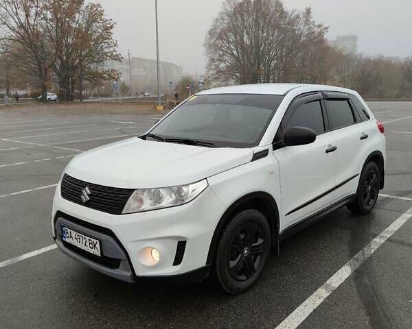 Білий Сузукі Вітара, об'ємом двигуна 1.59 л та пробігом 170 тис. км за 13800 $, фото 2 на Automoto.ua