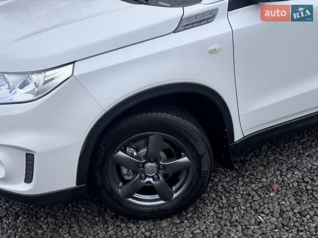 Білий Сузукі Вітара, об'ємом двигуна 1.59 л та пробігом 160 тис. км за 11500 $, фото 16 на Automoto.ua