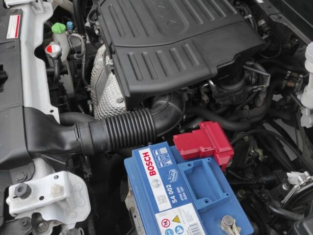 Белый Сузуки Витара, объемом двигателя 1.6 л и пробегом 170 тыс. км за 13800 $, фото 1 на Automoto.ua