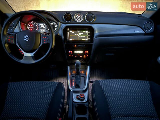 Белый Сузуки Витара, объемом двигателя 1.6 л и пробегом 79 тыс. км за 16999 $, фото 2 на Automoto.ua