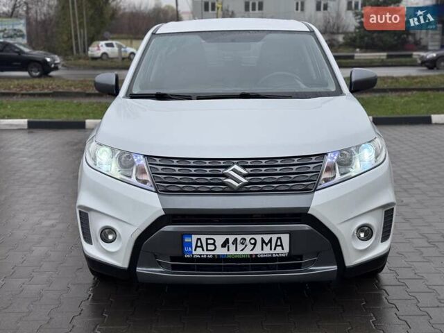 Белый Сузуки Витара, объемом двигателя 1.59 л и пробегом 171 тыс. км за 11500 $, фото 4 на Automoto.ua