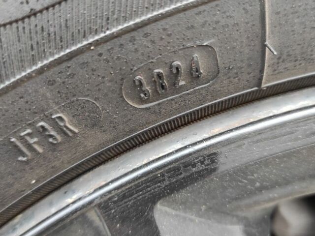 Белый Сузуки Витара, объемом двигателя 1.6 л и пробегом 170 тыс. км за 13800 $, фото 6 на Automoto.ua