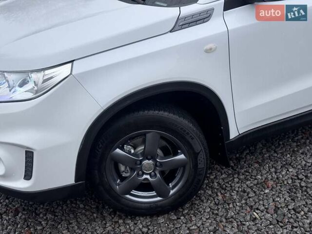 Білий Сузукі Вітара, об'ємом двигуна 1.59 л та пробігом 176 тис. км за 10800 $, фото 11 на Automoto.ua