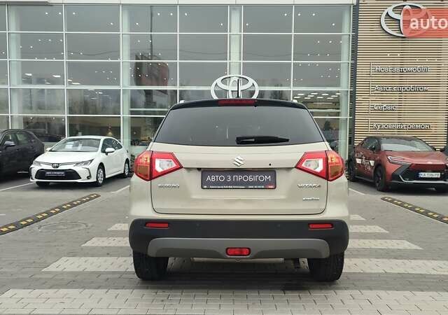 Белый Сузуки Витара, объемом двигателя 1.59 л и пробегом 80 тыс. км за 18280 $, фото 3 на Automoto.ua