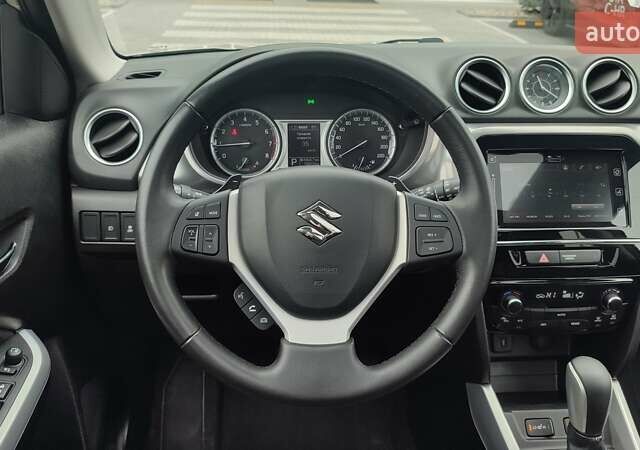 Белый Сузуки Витара, объемом двигателя 1.59 л и пробегом 80 тыс. км за 18280 $, фото 8 на Automoto.ua