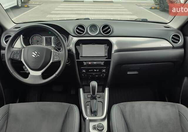 Белый Сузуки Витара, объемом двигателя 1.59 л и пробегом 80 тыс. км за 18280 $, фото 7 на Automoto.ua