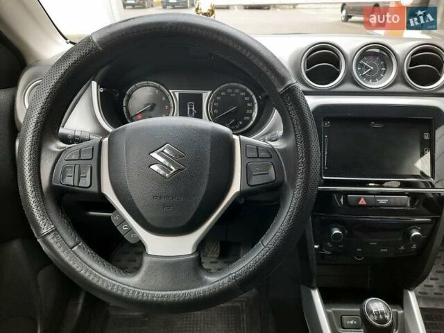 Белый Сузуки Витара, объемом двигателя 1.59 л и пробегом 71 тыс. км за 14999 $, фото 10 на Automoto.ua