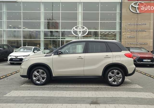 Белый Сузуки Витара, объемом двигателя 1.59 л и пробегом 80 тыс. км за 18280 $, фото 2 на Automoto.ua