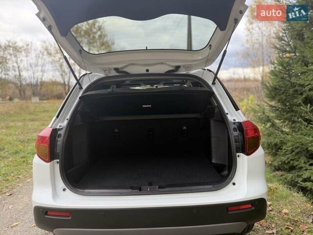 Білий Сузукі Вітара, об'ємом двигуна 1.59 л та пробігом 153 тис. км за 16900 $, фото 5 на Automoto.ua