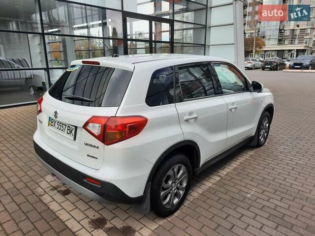 Белый Сузуки Витара, объемом двигателя 1.59 л и пробегом 71 тыс. км за 14999 $, фото 4 на Automoto.ua