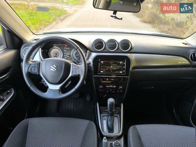 Білий Сузукі Вітара, об'ємом двигуна 1 л та пробігом 27 тис. км за 22000 $, фото 9 на Automoto.ua