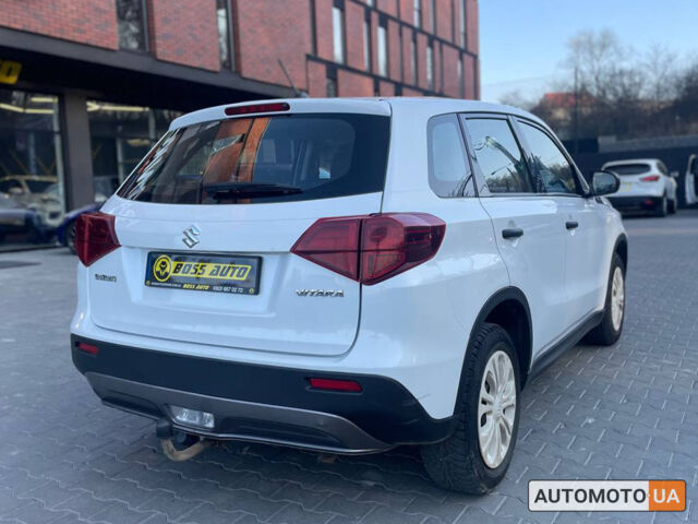 Белый Сузуки Витара, объемом двигателя 1 л и пробегом 114 тыс. км за 13300 $, фото 5 на Automoto.ua