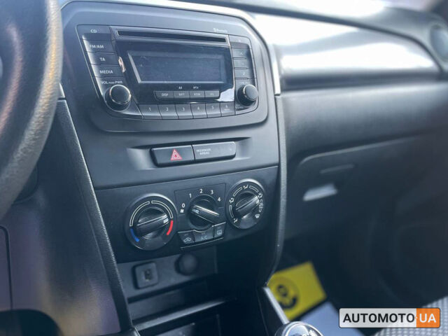 Белый Сузуки Витара, объемом двигателя 1 л и пробегом 114 тыс. км за 13300 $, фото 11 на Automoto.ua