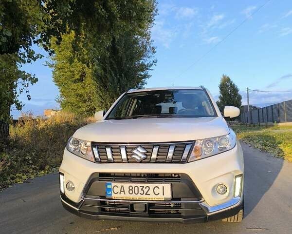 Білий Сузукі Вітара, об'ємом двигуна 1 л та пробігом 27 тис. км за 22000 $, фото 1 на Automoto.ua