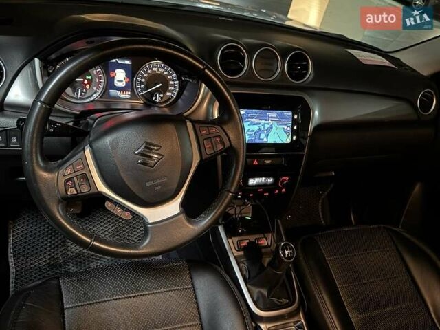 Белый Сузуки Витара, объемом двигателя 1 л и пробегом 120 тыс. км за 13500 $, фото 5 на Automoto.ua