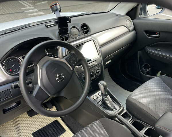 Білий Сузукі Вітара, об'ємом двигуна 1.59 л та пробігом 115 тис. км за 17000 $, фото 9 на Automoto.ua