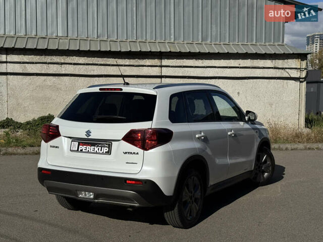 Сузуки Витара 2020 в Киеве на Automoto.ua Белый Сузуки Витара, объемом двигателя 1.37 л и пробегом 25 тыс. км за 18999 $, фото 5 на Automoto.ua