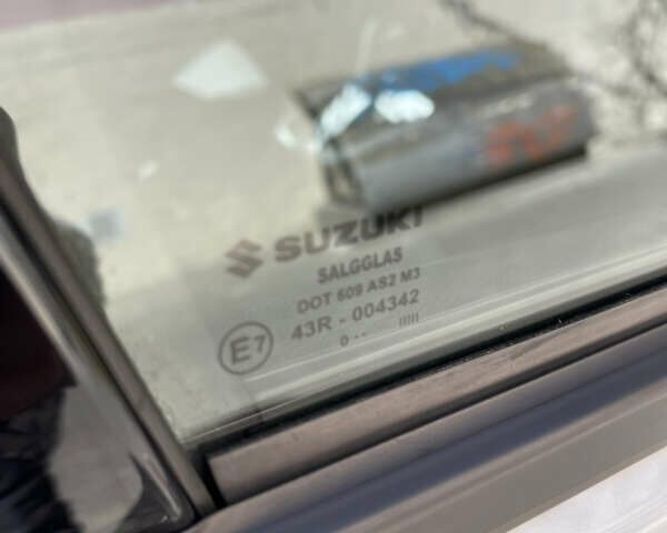 Білий Сузукі Вітара, об'ємом двигуна 1.59 л та пробігом 115 тис. км за 17000 $, фото 25 на Automoto.ua