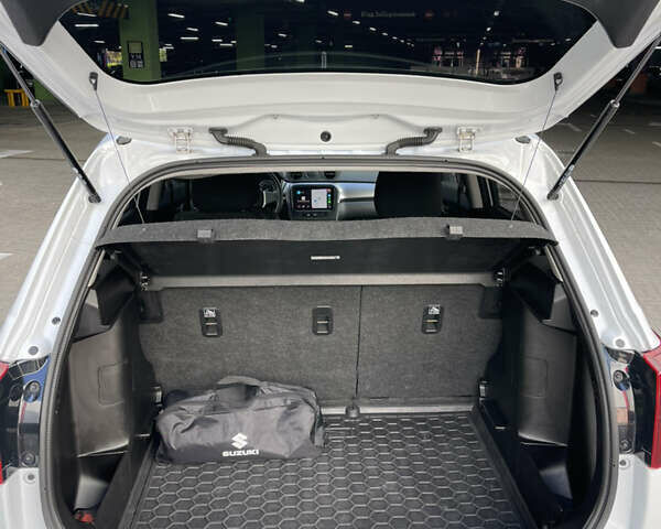 Білий Сузукі Вітара, об'ємом двигуна 1.59 л та пробігом 115 тис. км за 17000 $, фото 13 на Automoto.ua