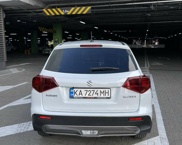 Білий Сузукі Вітара, об'ємом двигуна 1.59 л та пробігом 115 тис. км за 17000 $, фото 7 на Automoto.ua