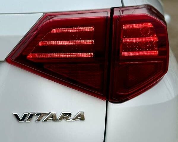 Белый Сузуки Витара, объемом двигателя 1.37 л и пробегом 52 тыс. км за 18300 $, фото 12 на Automoto.ua