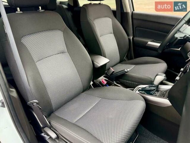 Белый Сузуки Витара, объемом двигателя 1.37 л и пробегом 52 тыс. км за 18300 $, фото 39 на Automoto.ua