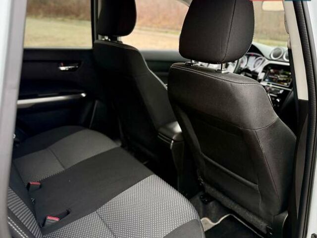 Белый Сузуки Витара, объемом двигателя 1.37 л и пробегом 52 тыс. км за 18300 $, фото 42 на Automoto.ua