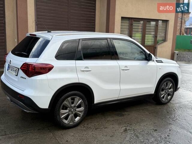 Белый Сузуки Витара, объемом двигателя 1.37 л и пробегом 149 тыс. км за 16400 $, фото 3 на Automoto.ua