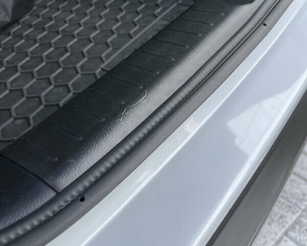 Білий Сузукі Вітара, об'ємом двигуна 1.59 л та пробігом 115 тис. км за 17000 $, фото 22 на Automoto.ua