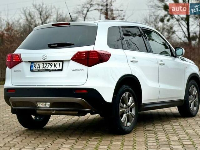 Белый Сузуки Витара, объемом двигателя 1.37 л и пробегом 52 тыс. км за 18300 $, фото 6 на Automoto.ua