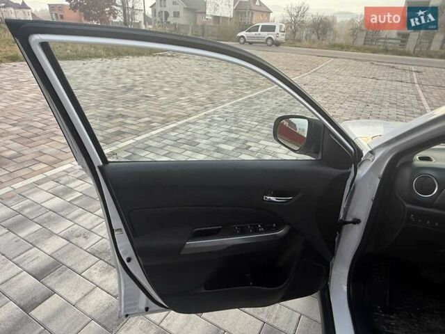 Белый Сузуки Витара, объемом двигателя 1.37 л и пробегом 112 тыс. км за 16800 $, фото 17 на Automoto.ua