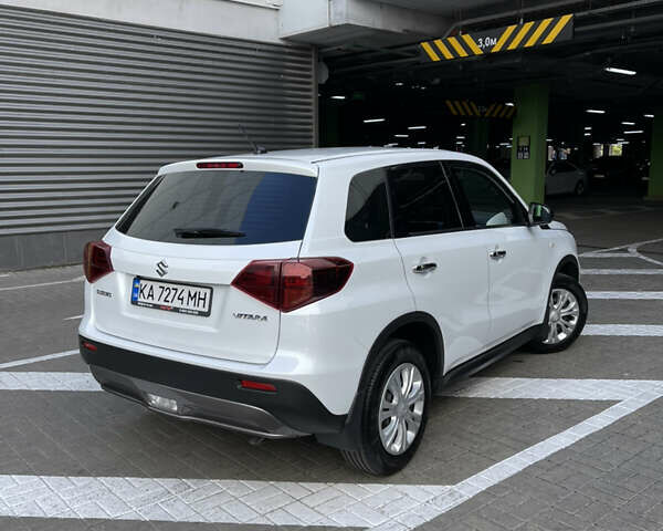 Білий Сузукі Вітара, об'ємом двигуна 1.59 л та пробігом 115 тис. км за 17000 $, фото 8 на Automoto.ua