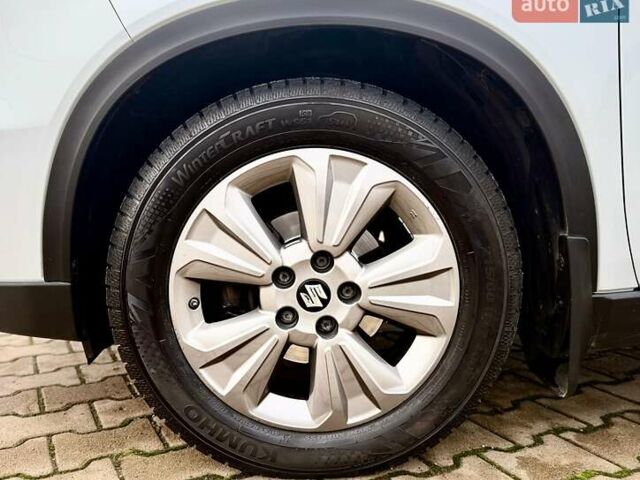 Белый Сузуки Витара, объемом двигателя 1.37 л и пробегом 52 тыс. км за 18300 $, фото 43 на Automoto.ua