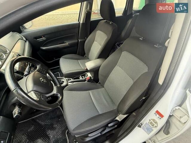 Белый Сузуки Витара, объемом двигателя 1.37 л и пробегом 149 тыс. км за 16400 $, фото 12 на Automoto.ua