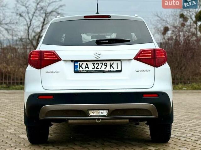 Белый Сузуки Витара, объемом двигателя 1.37 л и пробегом 52 тыс. км за 18300 $, фото 5 на Automoto.ua