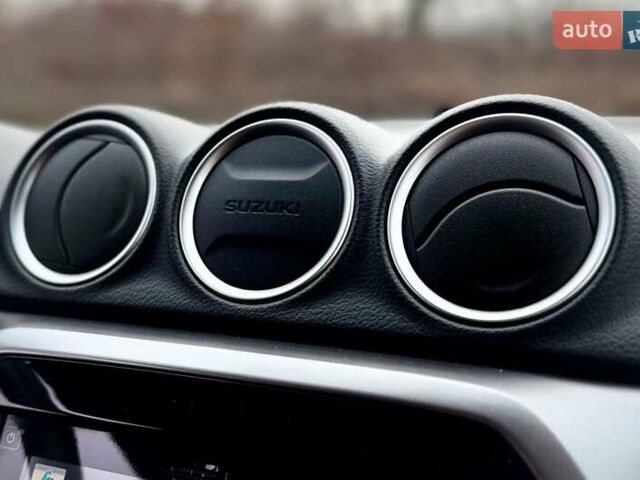 Белый Сузуки Витара, объемом двигателя 1.37 л и пробегом 52 тыс. км за 18300 $, фото 22 на Automoto.ua