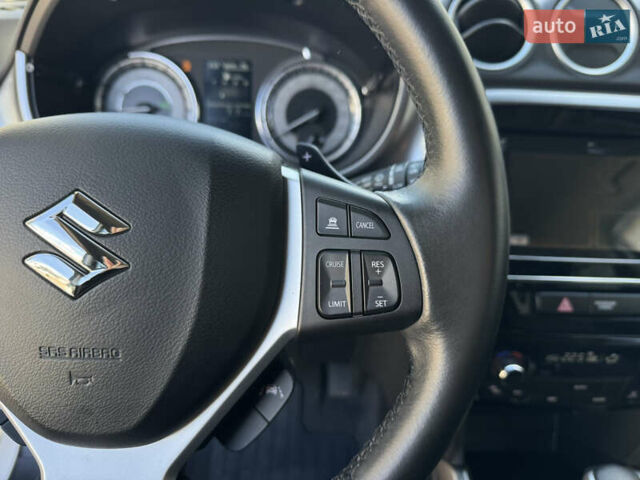 Сузуки Витара 2020 в Киеве на Automoto.ua Белый Сузуки Витара, объемом двигателя 1.37 л и пробегом 25 тыс. км за 18999 $, фото 13 на Automoto.ua
