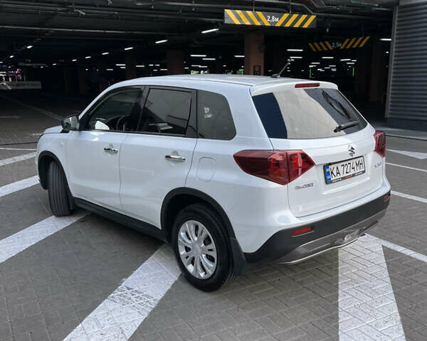 Білий Сузукі Вітара, об'ємом двигуна 1.59 л та пробігом 115 тис. км за 17000 $, фото 6 на Automoto.ua