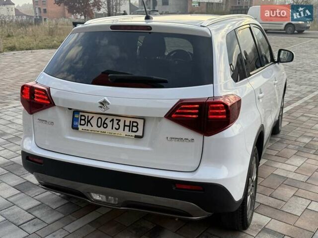 Белый Сузуки Витара, объемом двигателя 1.37 л и пробегом 112 тыс. км за 16800 $, фото 6 на Automoto.ua