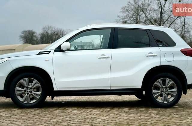 Белый Сузуки Витара, объемом двигателя 1.37 л и пробегом 52 тыс. км за 18300 $, фото 8 на Automoto.ua