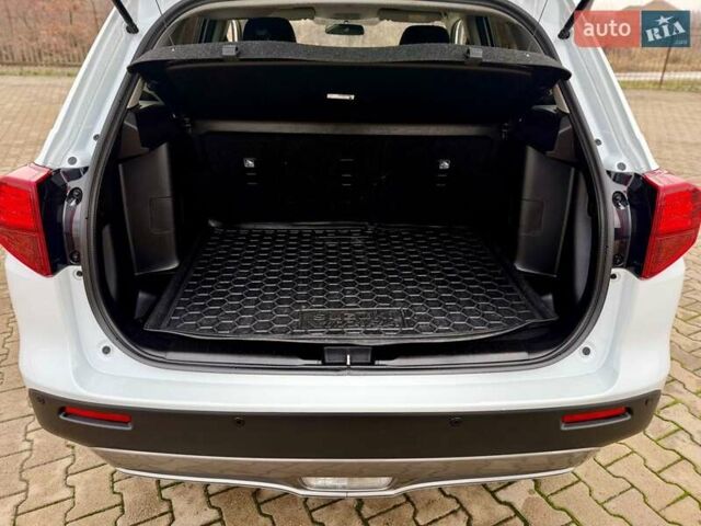 Белый Сузуки Витара, объемом двигателя 1.37 л и пробегом 52 тыс. км за 18300 $, фото 46 на Automoto.ua