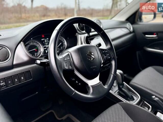 Белый Сузуки Витара, объемом двигателя 1.37 л и пробегом 52 тыс. км за 18300 $, фото 38 на Automoto.ua