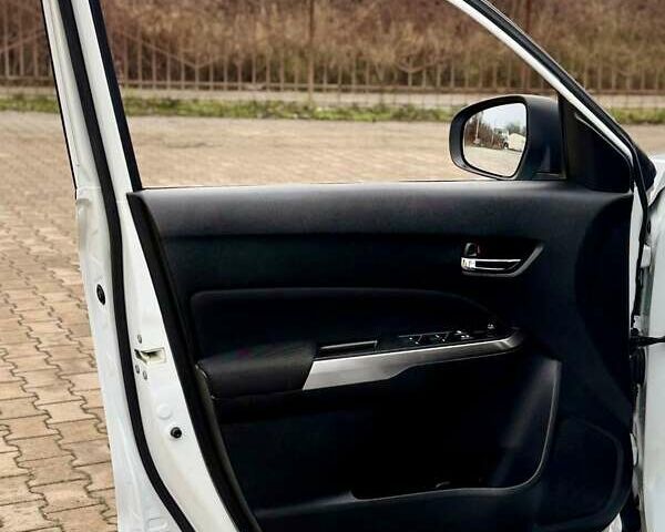 Белый Сузуки Витара, объемом двигателя 1.37 л и пробегом 52 тыс. км за 18300 $, фото 17 на Automoto.ua