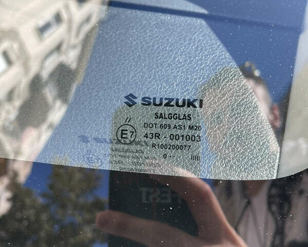 Білий Сузукі Вітара, об'ємом двигуна 1.59 л та пробігом 115 тис. км за 17000 $, фото 24 на Automoto.ua