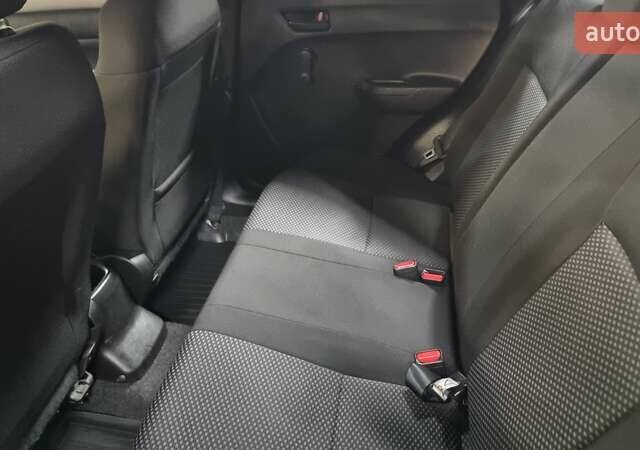 Білий Сузукі Вітара, об'ємом двигуна 1.59 л та пробігом 107 тис. км за 16200 $, фото 6 на Automoto.ua