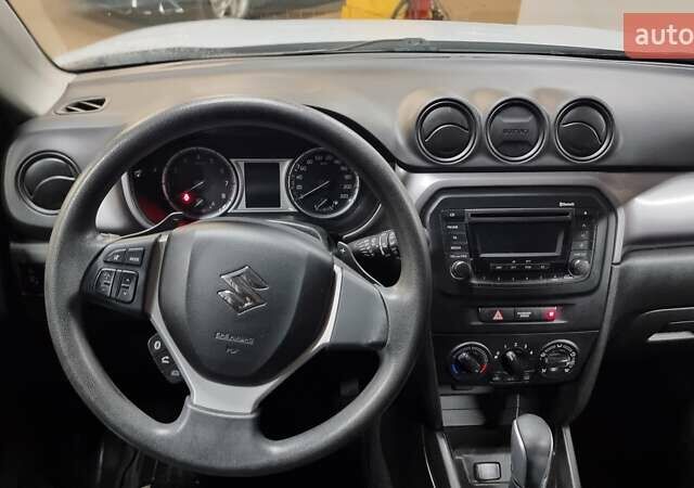 Білий Сузукі Вітара, об'ємом двигуна 1.59 л та пробігом 107 тис. км за 16200 $, фото 8 на Automoto.ua