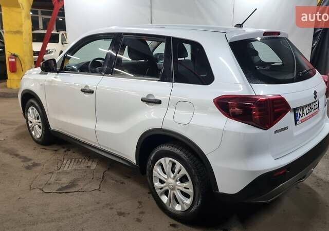 Білий Сузукі Вітара, об'ємом двигуна 1.59 л та пробігом 107 тис. км за 16200 $, фото 3 на Automoto.ua