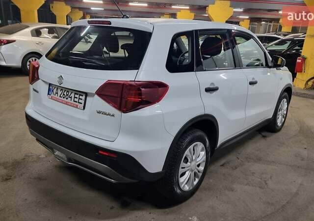 Білий Сузукі Вітара, об'ємом двигуна 1.59 л та пробігом 107 тис. км за 16200 $, фото 4 на Automoto.ua